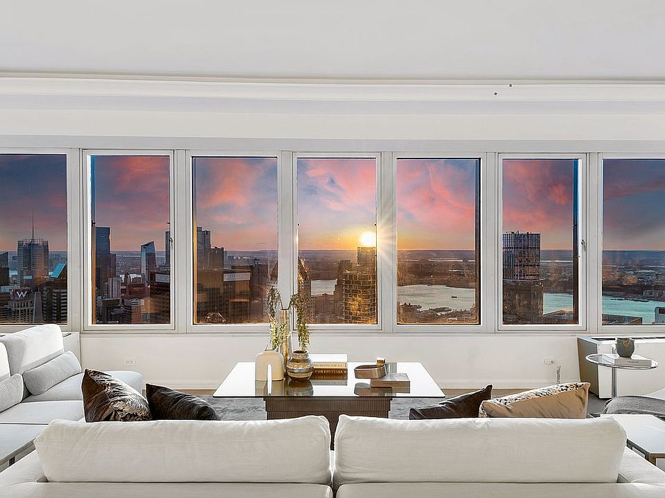 1st image of 150 W 56th St APT 7103