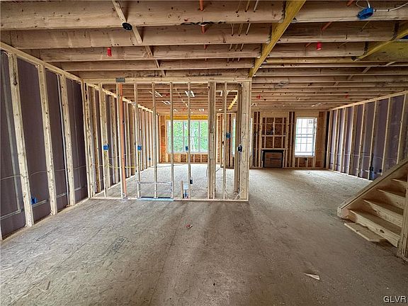 3rd image of 945 Iron Ln #41