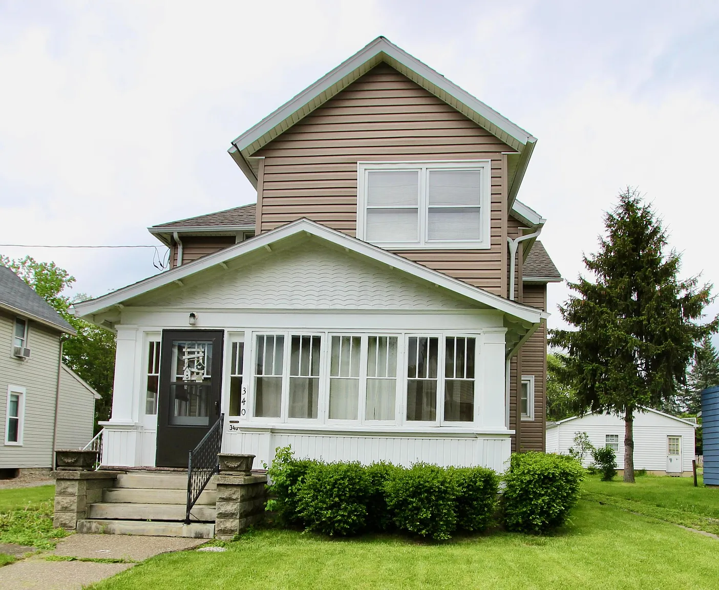 340 Willow St photo 1