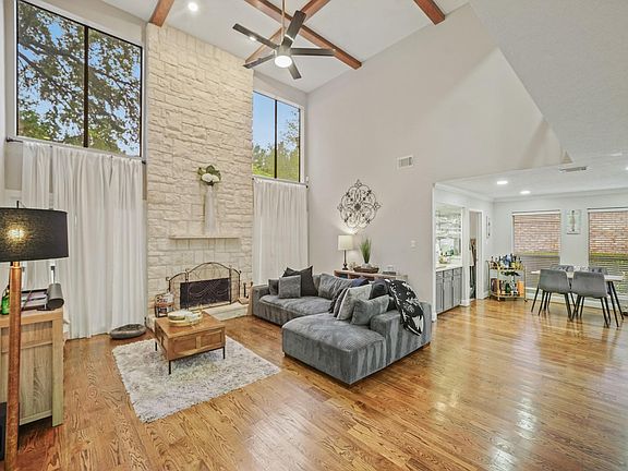 3rd image of 15831 Ridge Park Dr