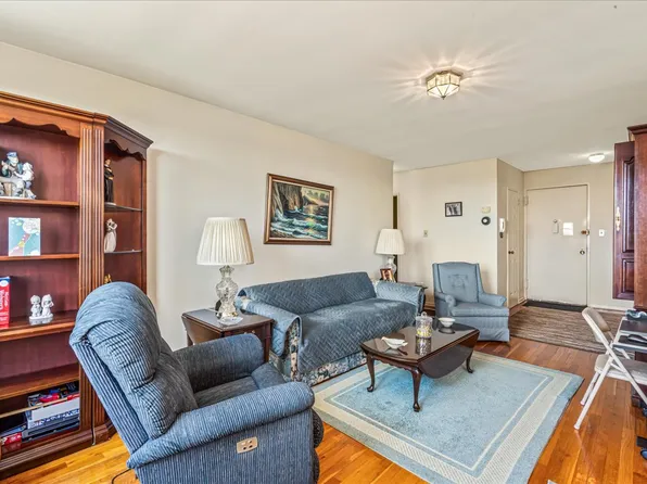 151-05 Cross Island Parkway image 11 of 20