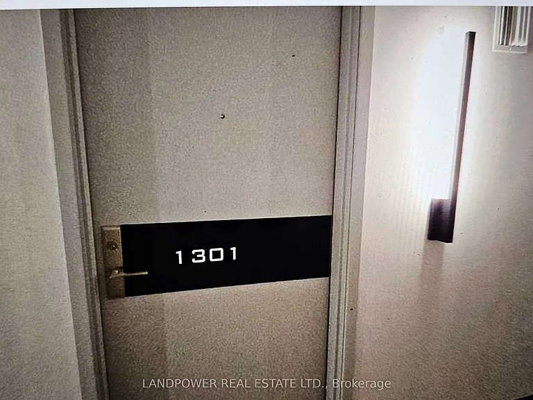 33 Helendale Ave #1301 — Photo 4