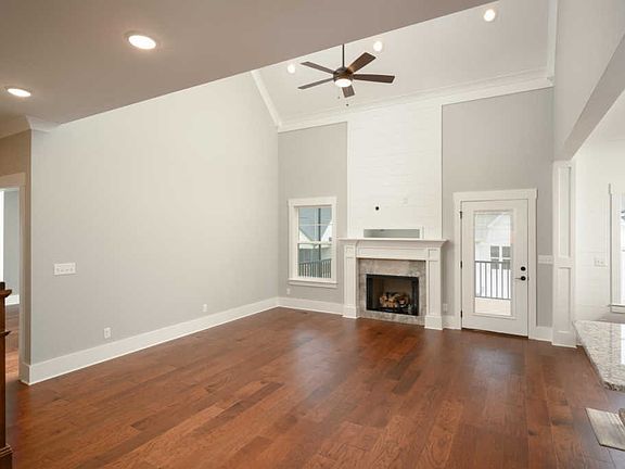 4th image of 2308 Large Oak Dr #92