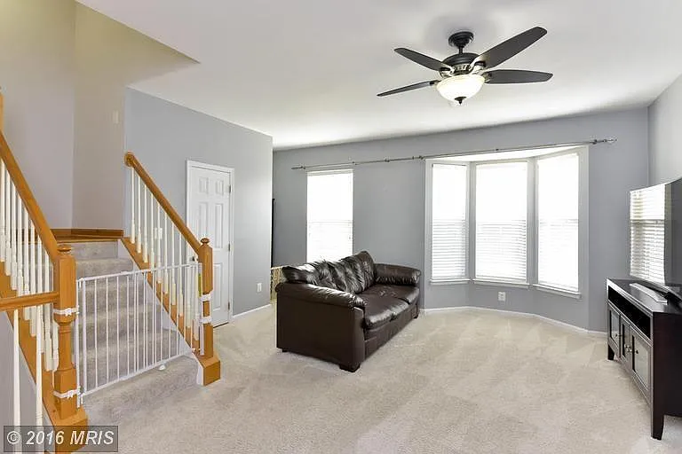 43178 Lawnsberry Sq — Photo 14