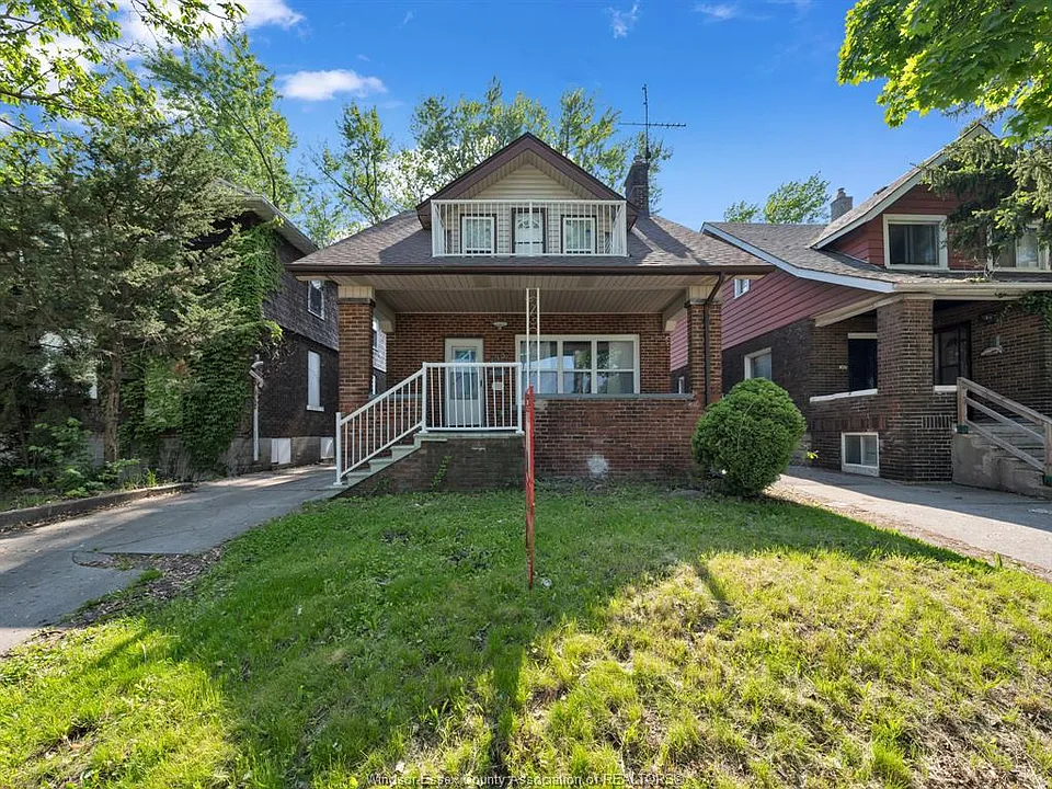 353 Indian Rd #1