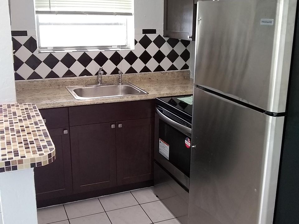 1st image of 1985 NE 172nd St APT 2