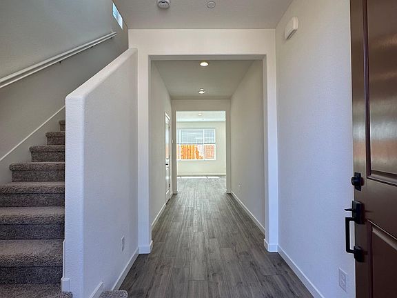 2nd image of 3368 Gallatin Dr