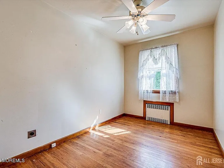 92 Lake View Blvd — Photo 4