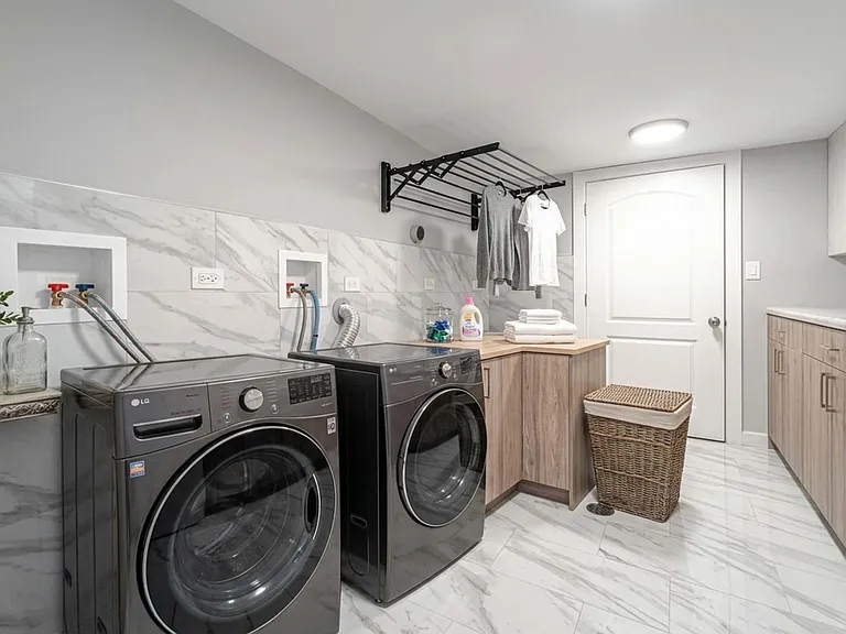 13443 Greenwood Ave #2E — Photo 12