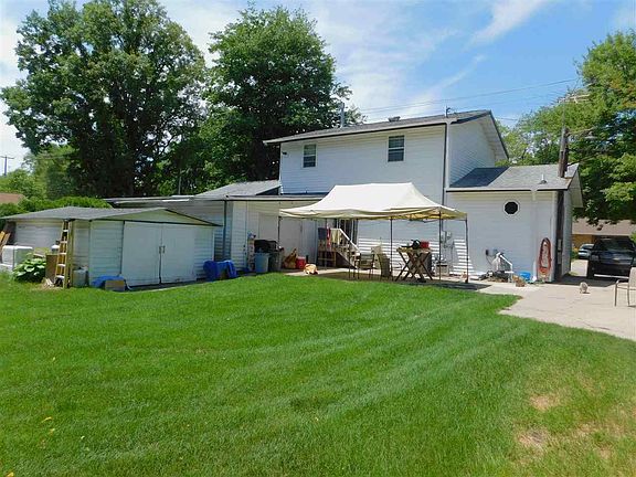3rd image of 408 Cottonwood St
