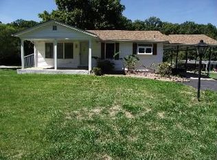 1422 Spring Dr, Herculaneum, MO 63048