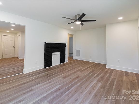 3rd image of 1220 Milton Ave