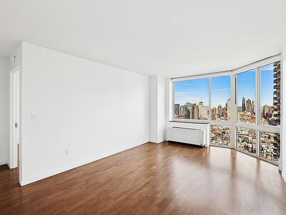 3rd image of 420 W 42nd St APT 35C