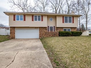 4530 Shadow Dr, Decatur, IL 62526