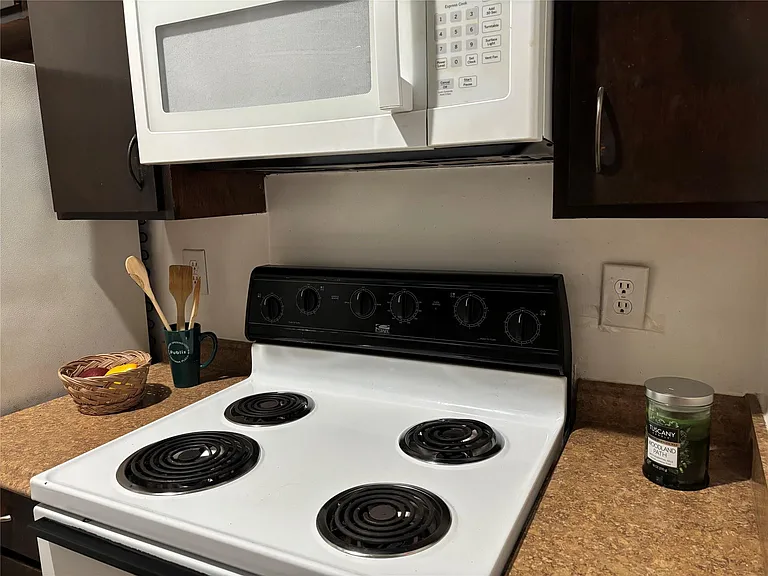 10047 Westpark Dr #9 — Photo 14