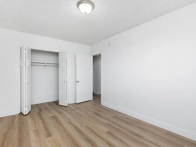 945 Locust Ave — Photo 6