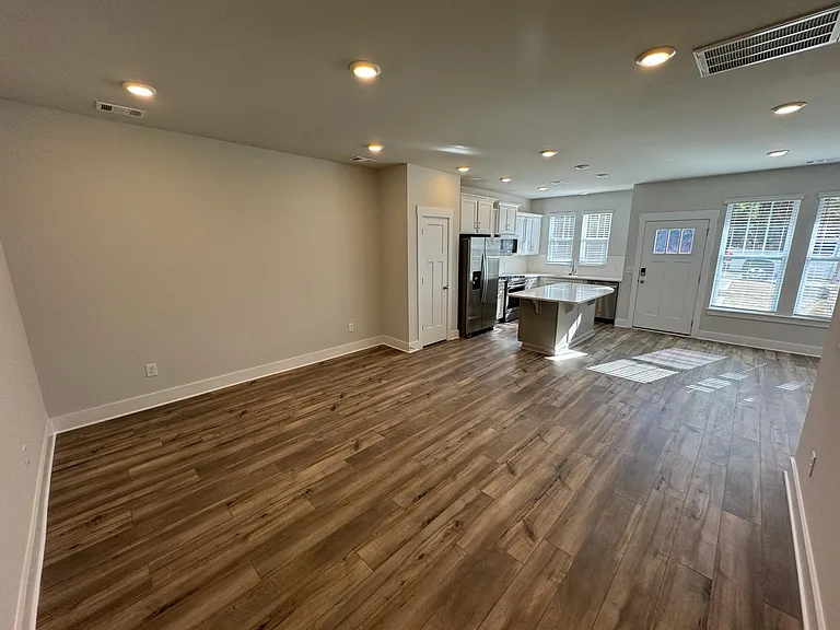 207 Skyuka St — Photo 2
