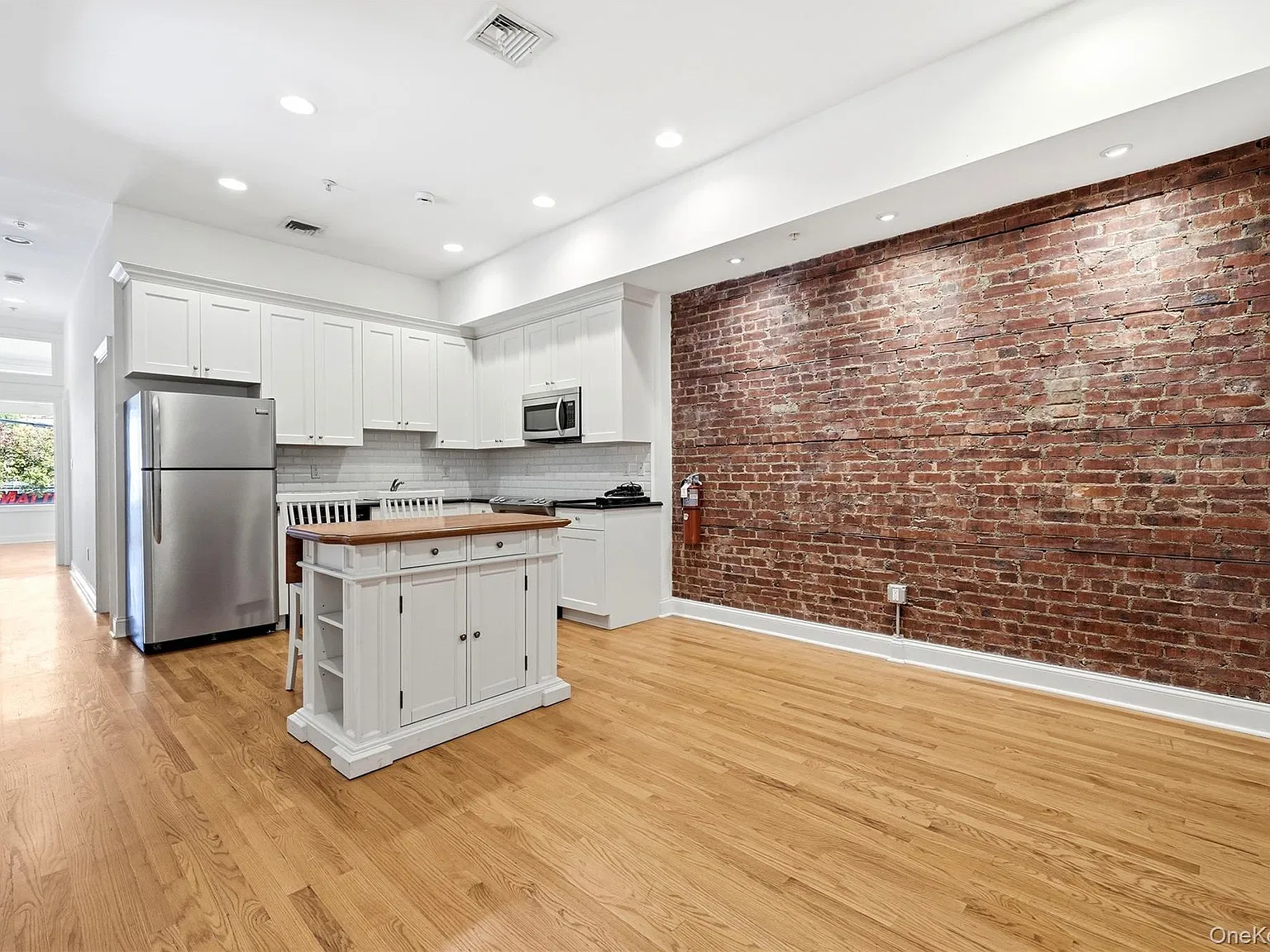1 bed, 1.0 bath, 750 sqft, $3,400 — Photo 4