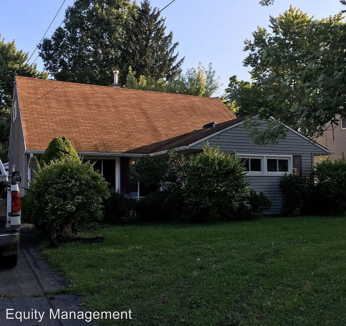 4222 Woodmere Dr photo 1