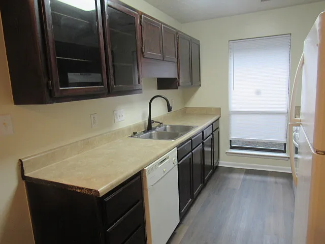 540 Crooked Creek Ct — Photo 12