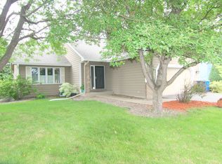 8451 Ibis Ct, Chanhassen, MN 55317