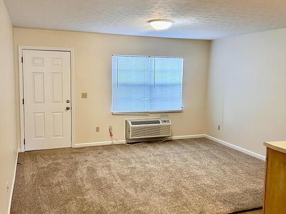 3rd image of 801 E Main St APT 30