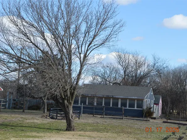 2540 N 185th Rd, Mounds, OK 74047