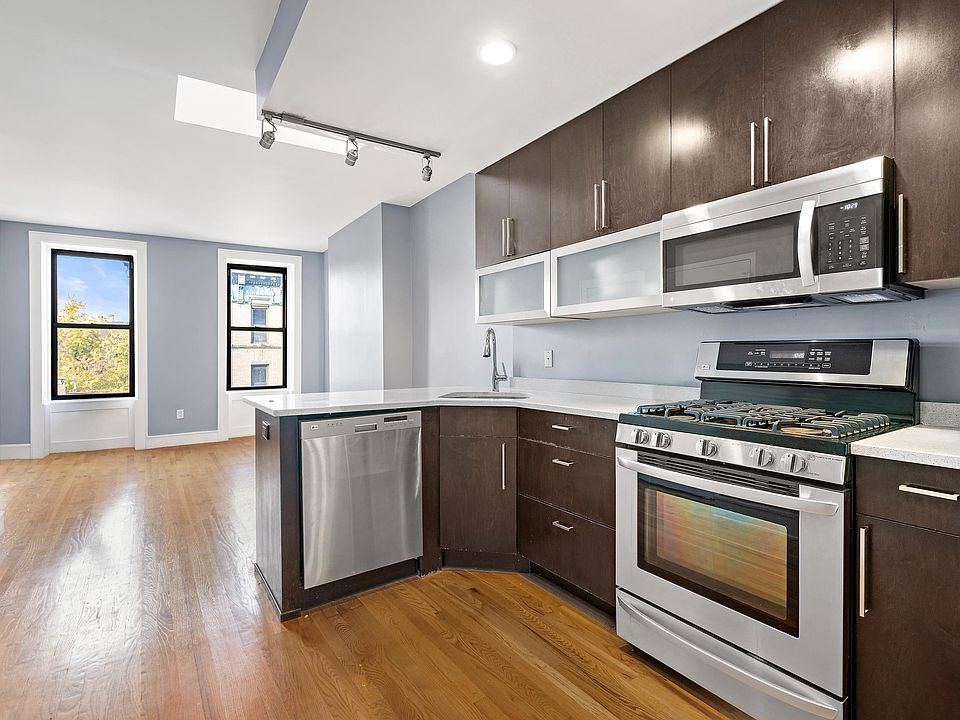 1st image of 935 Park Ave APT 5N