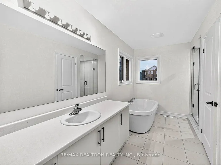 1 Wakefield Blvd — Photo 26