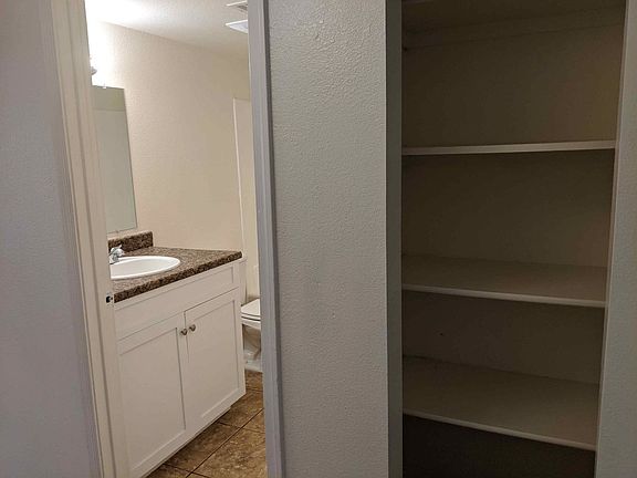 4th image of 2333 W Glenrosa Ave Suite 115