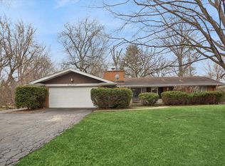 207 Town Acres Ln, Roselle, IL 60172