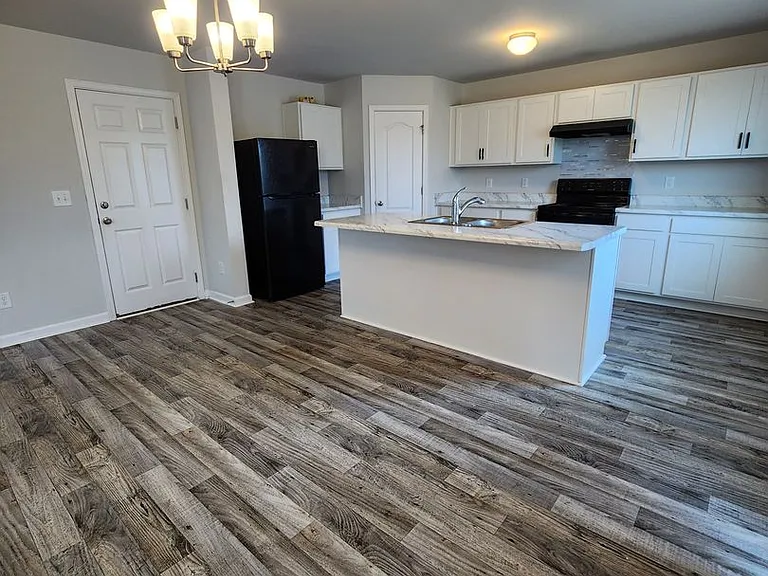 925 Sapphire Stone Ln — Photo 7