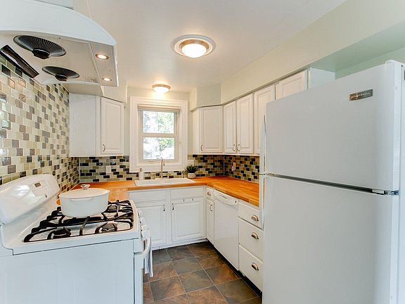 5th image of 2523 Jefferson St NE
