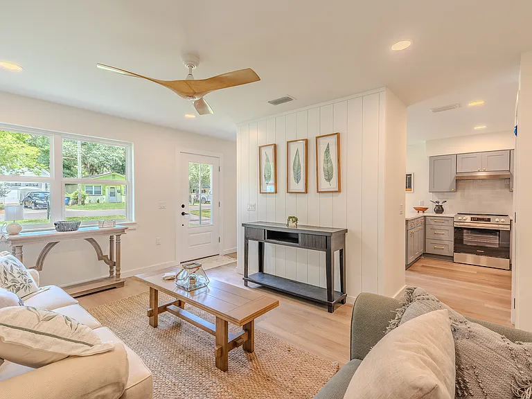 624 Vernon St — Photo 4