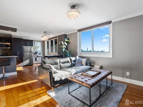 100 Manhattan Ave APT 2314, Union City, NJ 07087