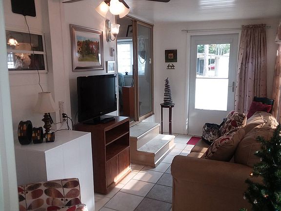 3rd image of 427 Suwanee Dr