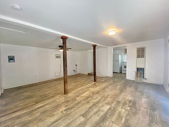 3rd image of 2123 21st St #B