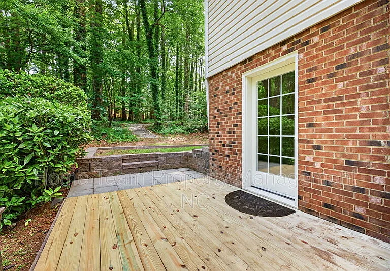 1526 Dirkson Ct — Photo 7