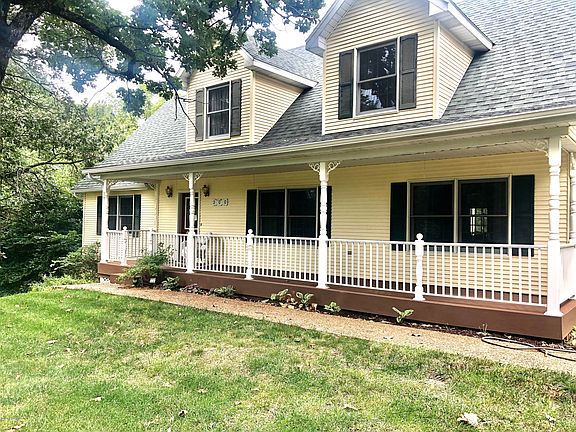 3rd image of 300 Deerfield Pl