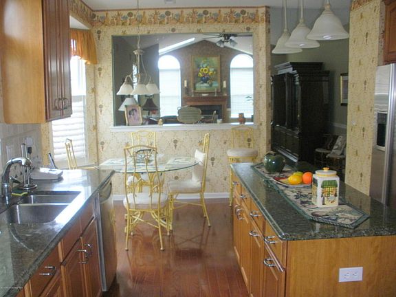 5th image of 109 Enclave Blvd
