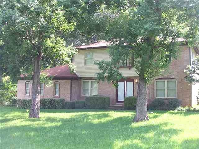 1st image of 3813 Leane Dr #10