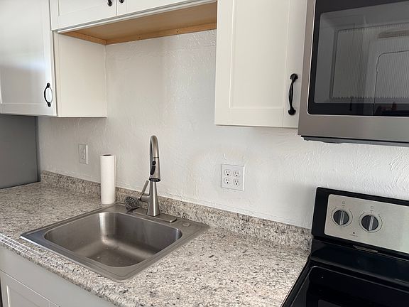 4th image of 1026 Stoddard St #1