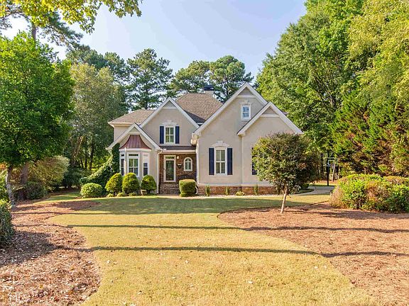 3rd image of 571 White Oak Dr