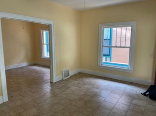 1146 N Market St #1, Wichita, KS 67214