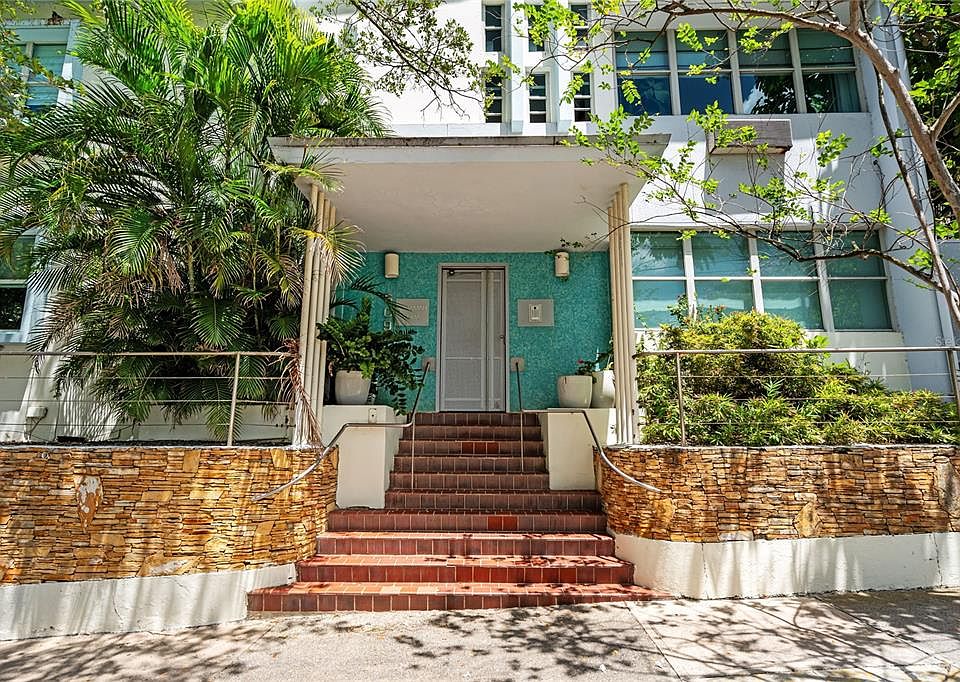 1st image of 609 Miramar #102