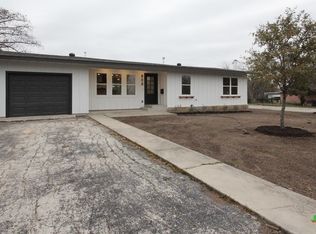 808 W Merriweather St, New Braunfels, TX 78130
