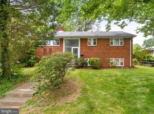 10232 Farnham Dr, Bethesda, MD 20814