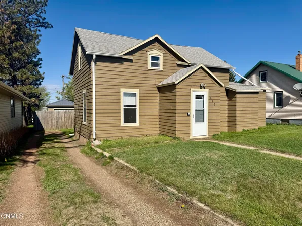 312 4th St N, New Salem, ND 58563