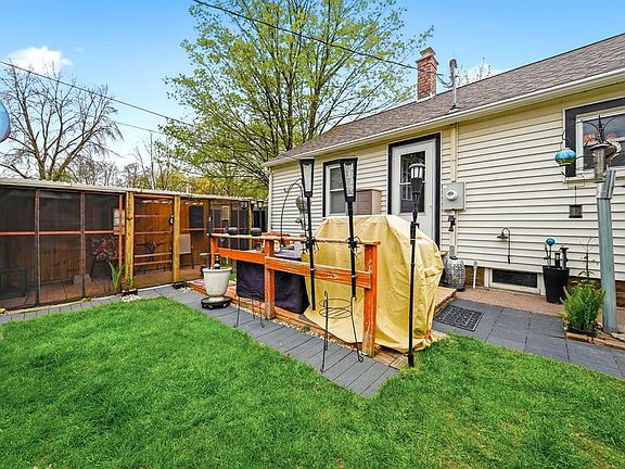 4th image of 1525 Lee Street