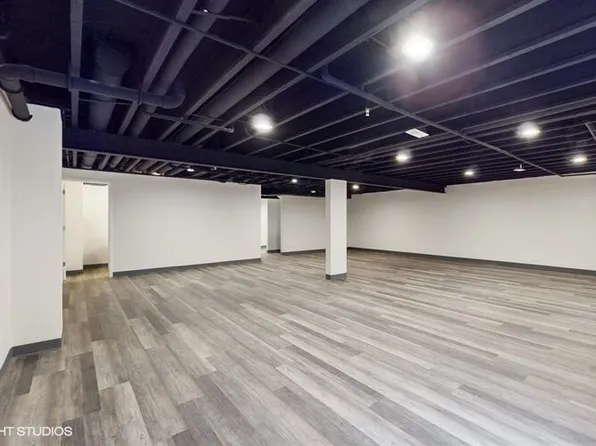 11 Apollo Ct, Tinley Park, IL 60477